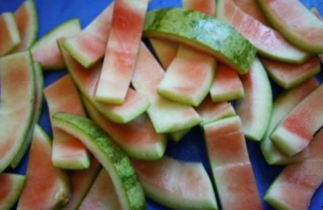 被窝里吃瓜,共享那些暖心的瞬间